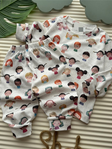 ست راحتی طرح زوو مناسب تولد تا ۳ یا ۴ سال